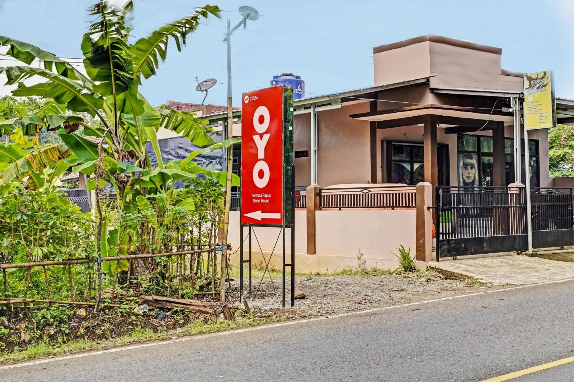 Oyo 91334 Permata Papua Guest House Pameungpeuk  Extérieur photo