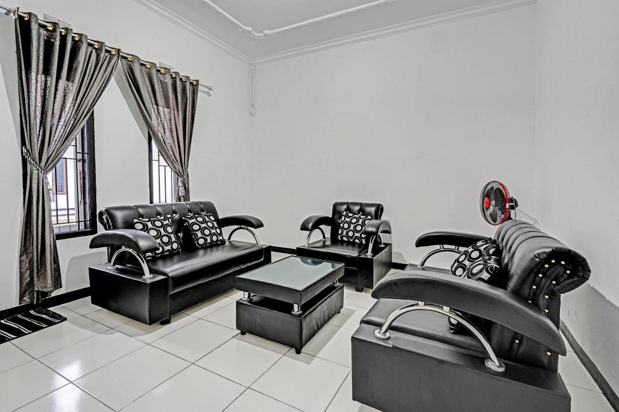 Oyo 91334 Permata Papua Guest House Pameungpeuk  Extérieur photo